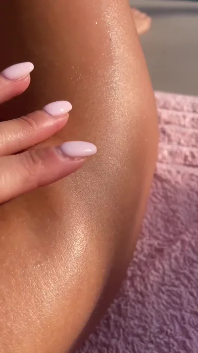 Maryannax dominates you in HD with her oily rubdown on your body while you're swimming poolside