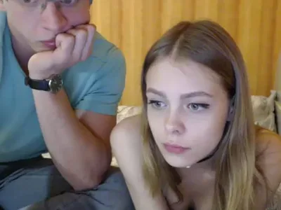 Amateur Russian babe Jessie98631 gets her pussy stuffed with a dildo in solo action