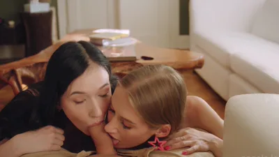 Britney Dutch & Tiffany Tatum get kinky in steamy threesome