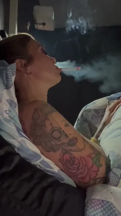 Smoking Vixen dominates and teases in exclusive solo session - Onlyfans Video Just Another Smoky Good Night From Me To You