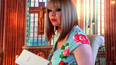 Kylee Nash gives you a naughty hand job in church