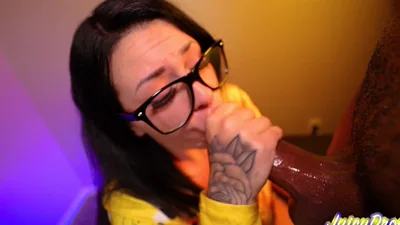 JuicyDropss gets her juicy ass pounded hard in sloppy deepthroat action