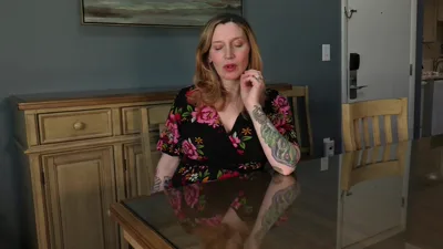 Bettie Bondage gets dominated by a huge cock in a kinky POV video