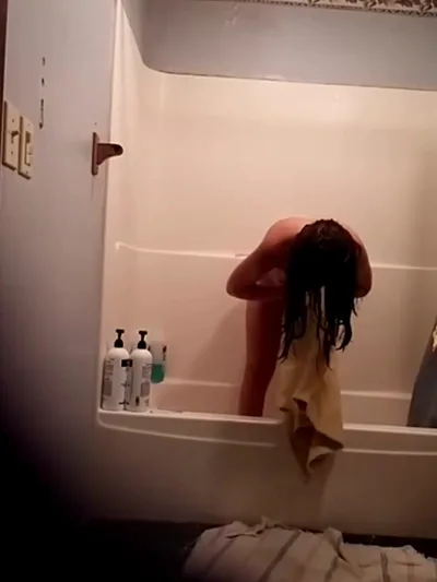 HiddenZone Pv36191 caught on camera in shower: Upskirt voyeur spies on naked beachgoers