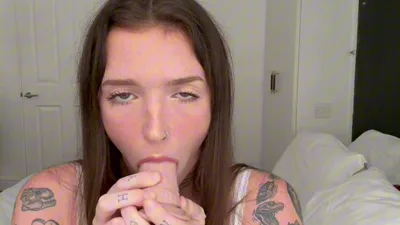 Amyyyoxxo's Stepdad Gives Her A Taboo Blowjob Training Session