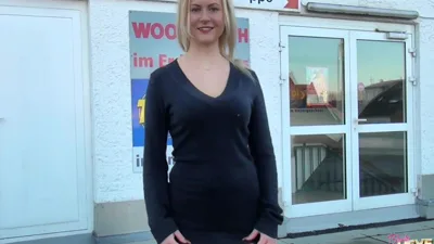 MaryBerry gets kinky with her pantyhose & manyvids