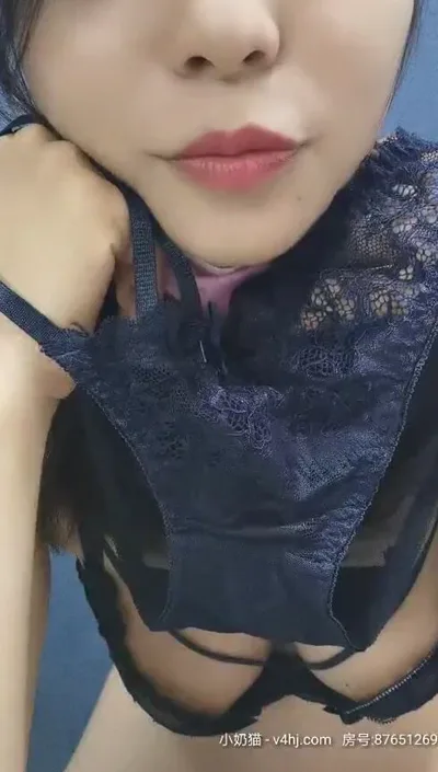 Watch China Pregnant's solo lactation session - a Chinese pregnancy special!