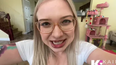 Kaiia Eve & her petite frame experiment with giantess & manyvids in Day3
