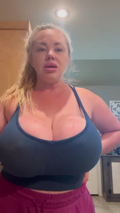 Katrina Thicc's exclusive video: Good Morning Happy Milf on Single Hd Verticals