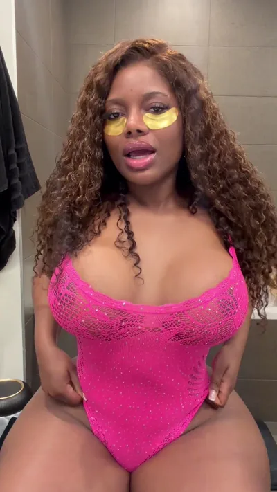 Barbie Is Juicy's exclusive homemade video: real girl, barbie, gets hot and heavy