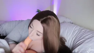 Stepmom and friend go wild with their mouths in "BuniBun" Movie night POV