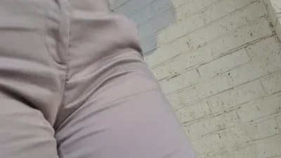 Faye Taylor flaunts her wet and messy jeanspants at the bus stop