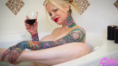 Sabrina Sabrok's Big Tits and Feet Get Extremely Hot in the Bathtub