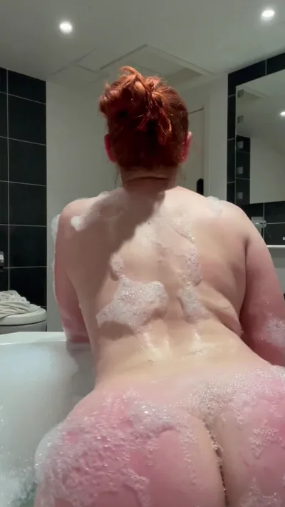 Scarlet Vice's Onlyfans Exclusive HD Video: Come Join For A Splash, A Real Kinky Fetish Session!