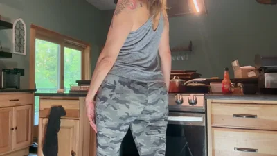 Longtoesally Aka Longtoesally Stormy dominates her kitchen with a foot fetish