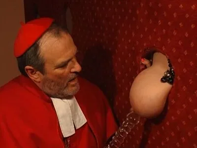Petite babes Melissa Black, Maria Mia, Justine Ashley, and Ester get kinky with Der Perverse Kardinal Perversioni del
