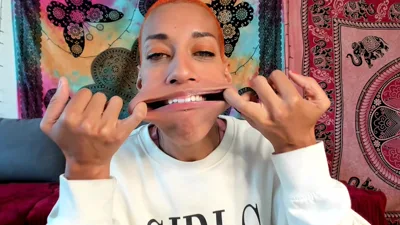 GoldenLace gets her face licked and slapped for being a naughty girl