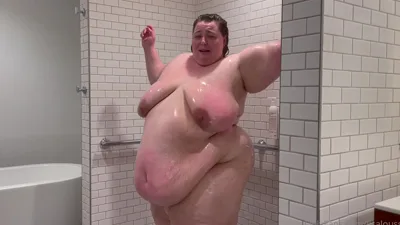 Watch Lisalou Aka Lisaloussbbw's Onlyfans Exclusive Video Speedy Shower with Natural Beauty