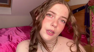 Long Hair Luna Aka Longhairairlu gives a footjob to her submissive in HD Onlyfan Video