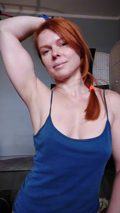 Watch Aka Ruda Xsh dominate and humiliate with her amazing curves in Onlyfans exclusive video