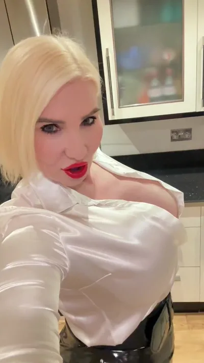 Sophie James, the sexy onlyfans model, gets her natural blonde hair styled in a hot HD video