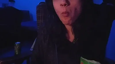Savage Siren MukBang gets down and dirty with loads of guys on Load Screen