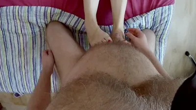 Mature cunt gets a footjob & foot worship from a couple in POV