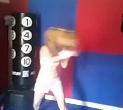 Michellemoist's ass gets bouncing on the treadmill while she gets a workout