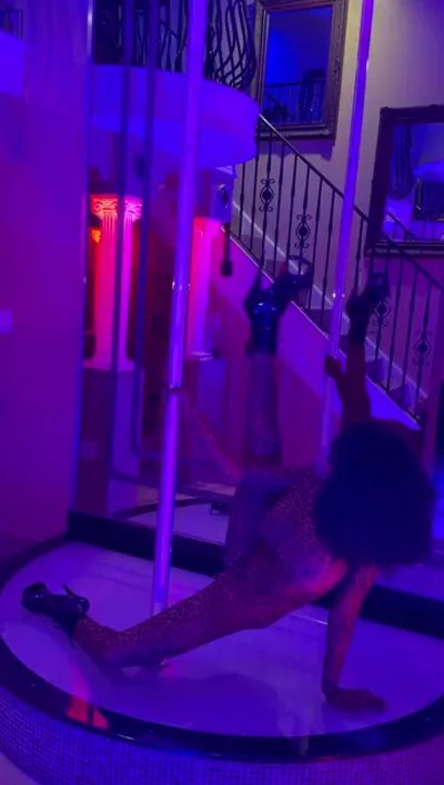 Sarai Minx gets down and dirty with her fans in HD Onlyfans Video Club