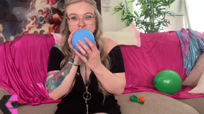 Kaiia Eve's Balloon Pop Fetish: Looner with Inflation and Balloon Popping