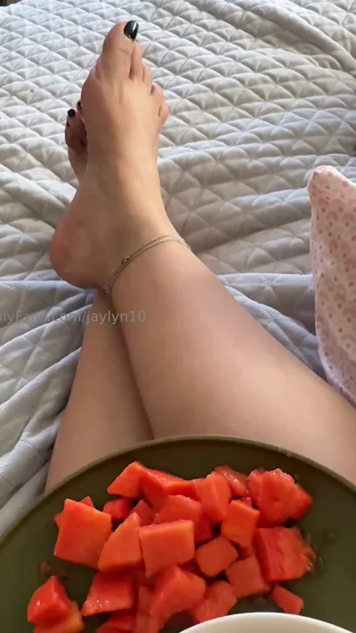 Watch Jaylyn10 dominate and humiliate you in exclusive solo video onlyfans can't get their hands on!