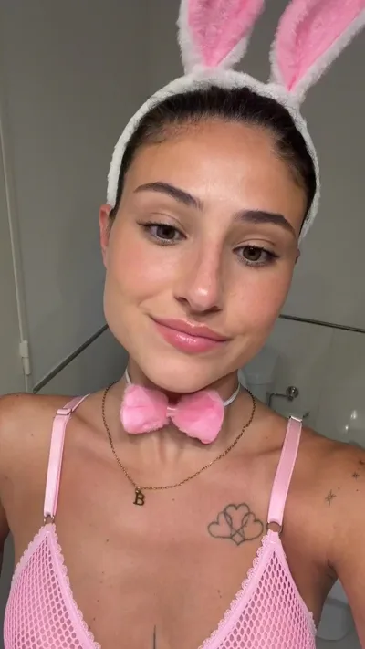Betania Aka Be Ok 04 10 2026 - Onlyfans exclusive homemade video of her getting down & dirty with El Conejo Huy
