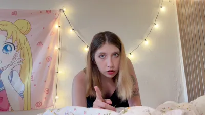 Sofia Young's reluctant roleplay with manyvids: "HOW CAN I HELP?"