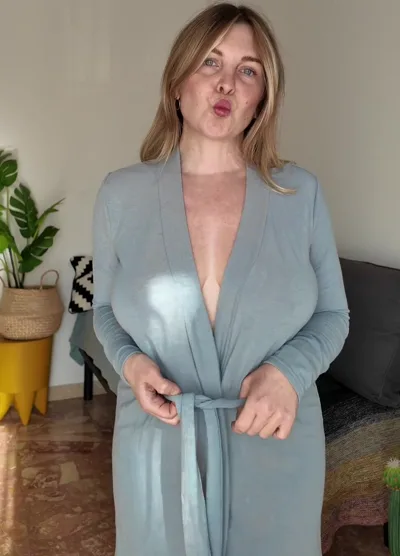 Maria Eva Peach dominates with her kinky feet in exclusive Onlyfans video