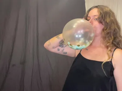 Bee Looner dominates you with her feet and real-life skills in Onlyfans Video B2P Solo HD