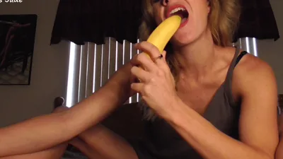 Goddess Miss Jade & her manyvids indulge in a kinky banana play