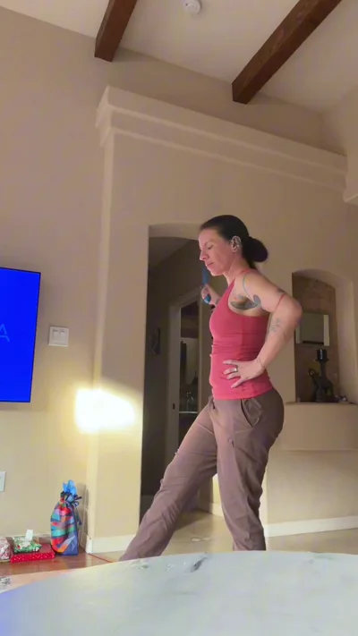 TheUnlimitedGroup teaches whipping & influencer skills for free in Solofemale's FFYF video