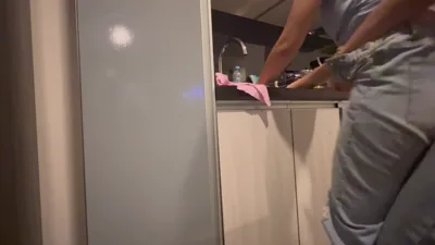 Stepmom ScarlettandChanel tribbing with her hotwife in the kitchen