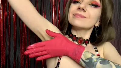 AmilyRose69 gets her armpits worshipped in medical gloves & wet armpits massaged
