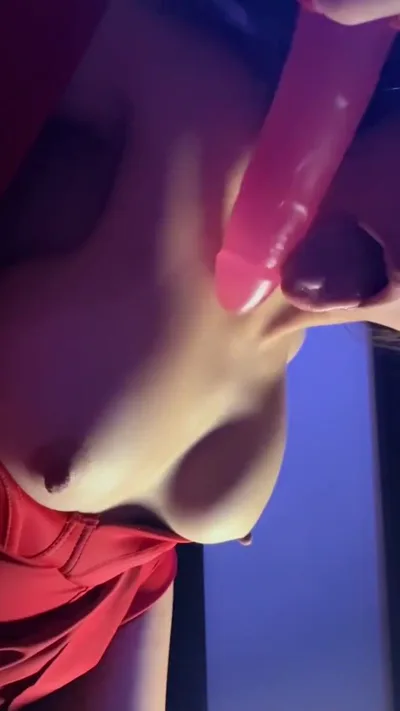 Amaluwu8 dominates in a hot onlyfans video with kinky latex fetish mistress