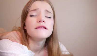 Russian teen Dianarider takes a deep anal pounding in Dianarider's 70s video