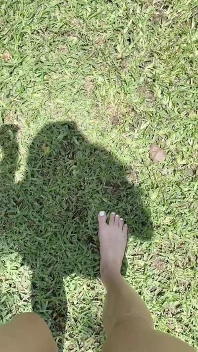 Brooke Jones' kinky solo play with her feet in latex
