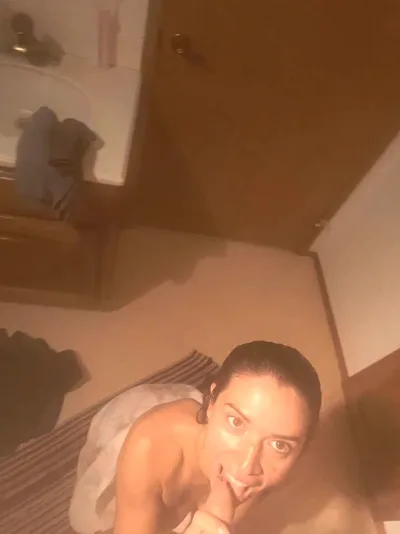 Hayley & Kian's steamy shower sex tape - real girl caught on the act!