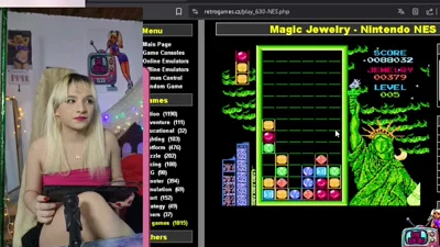 Spanish Gime Sortino gets down and dirty in her gameplay video