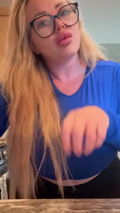 Katrina Thicc's first time on camera - Real girl gets a happy ending with her natural tits