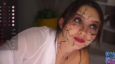 Cinacandy goes wild with her favorite toys in a hot Russian lesbian chat