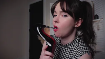 Ashley Bardot and her stepmommy have a steamy foot fetish session