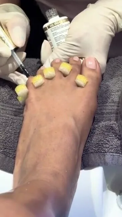 Sarai Minx's Birthday: Onlyfans Exclusive Birthday Nails & Love with Real Girls