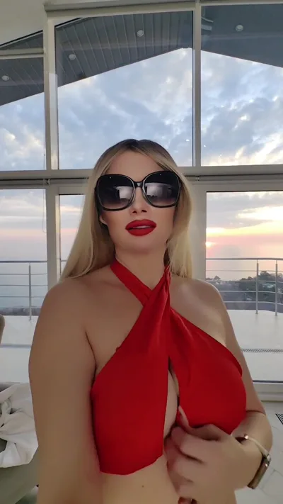 Watch Evagrant 2025 02 12 get dominated & pleasured by her fans with strapons and toys