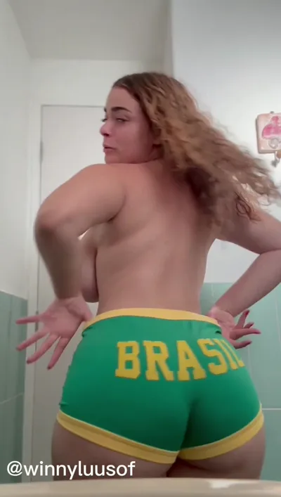 Winnyluus gets steamy in a homemade shower video with onlyfans exclusive exclusive footage